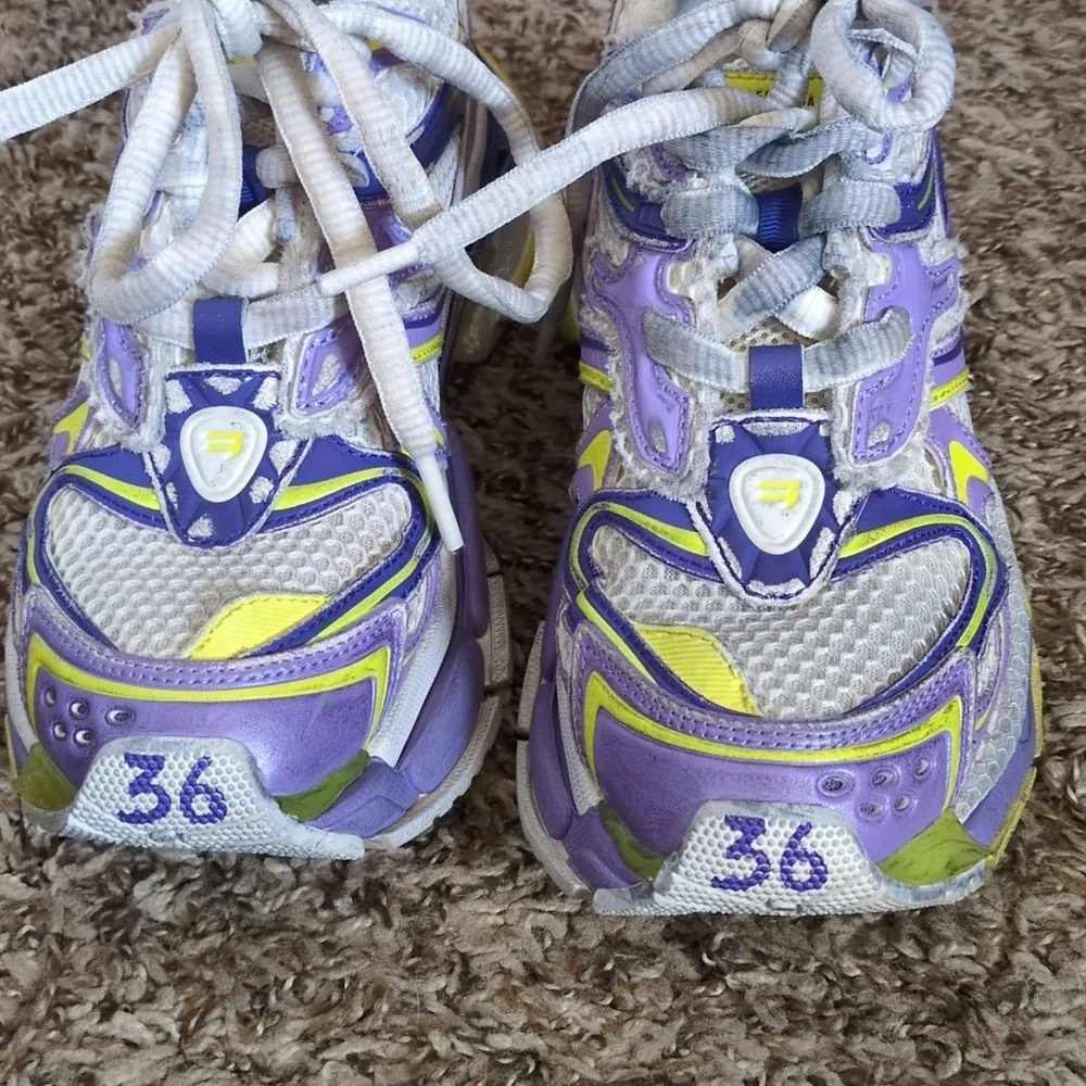 Balenciaga Women's Runner 2 Low Top Sneakers Trainers - Picture 8 of 14